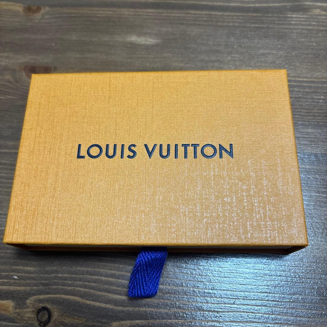 新品未使用　正規品　ルイヴィトン　モノグラム　フープピアス　ロゴ