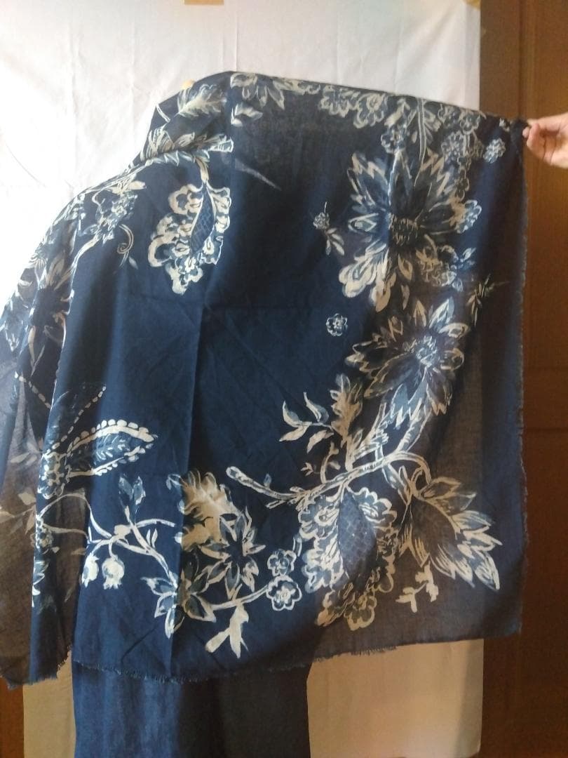ズ*コ様 【新品】45R 花柄 ネイビー スカーフ　日本製 綿100％