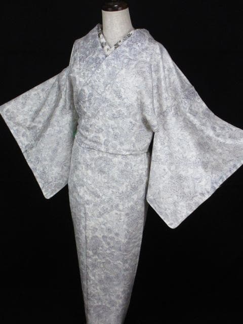 着用少ない！白大島＊本場縞大島紬＊アラベスク＆動物＊着物＊１６４ｃｍ＊裄６３