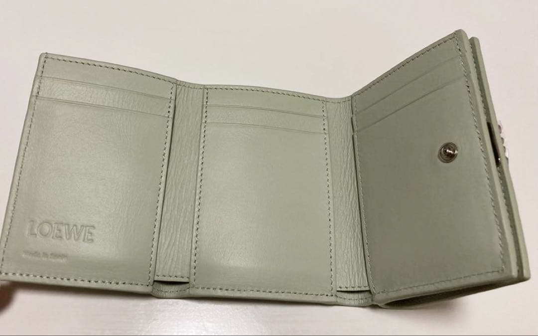 【未使用品】LOEWE アナグラム トライフォールド ウォレット