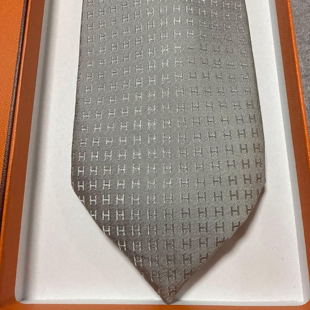 エルメス　ネクタイ　シルバー　H柄H織ファソネ