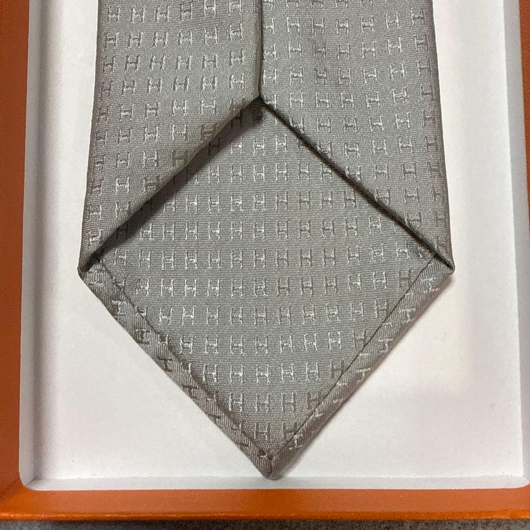 エルメス　ネクタイ　シルバー　H柄H織ファソネ