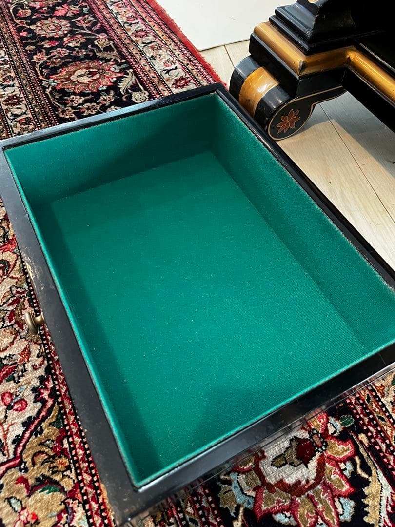 金箔花模様　和洋折衷　金彩家具