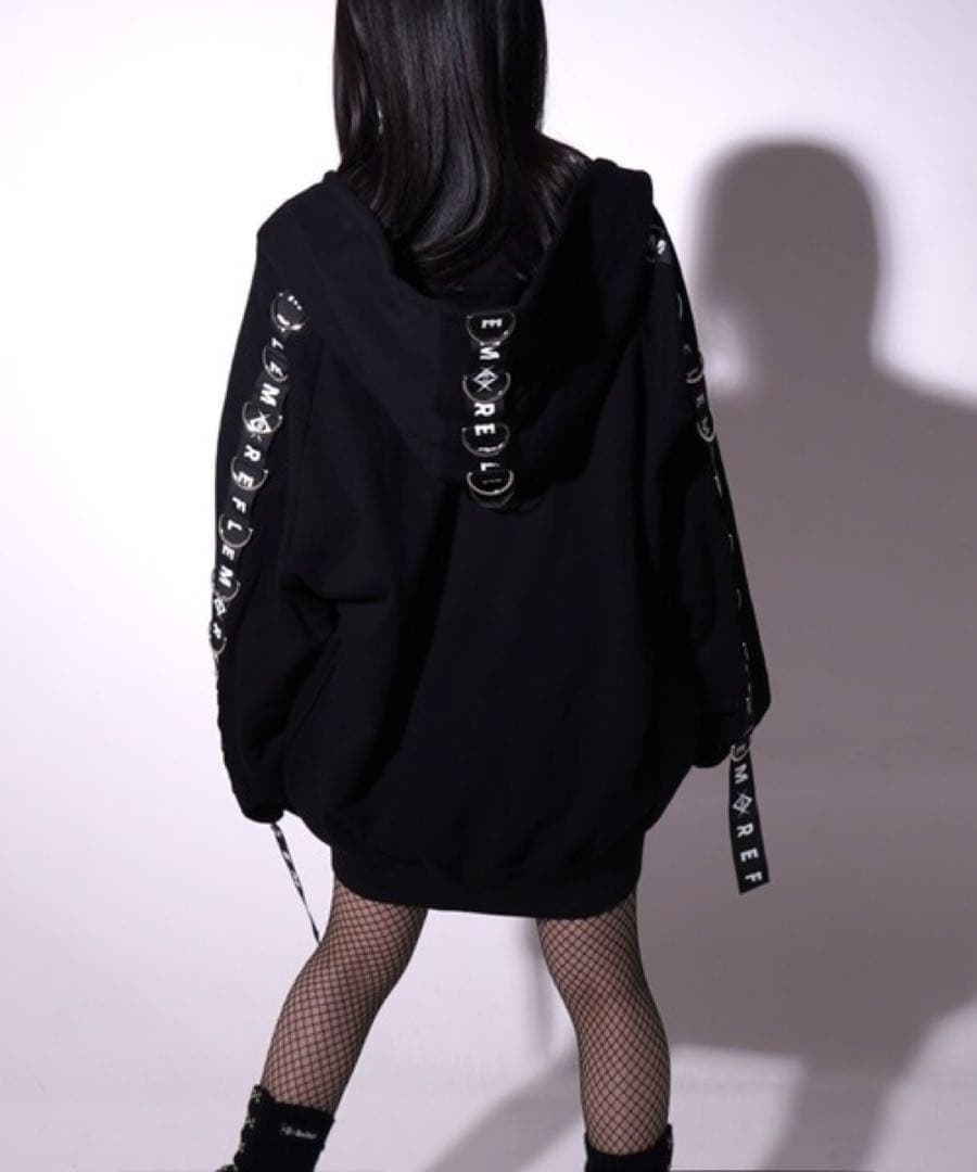 『REFLEM/レフレム』DリングロゴテープZIPパーカー