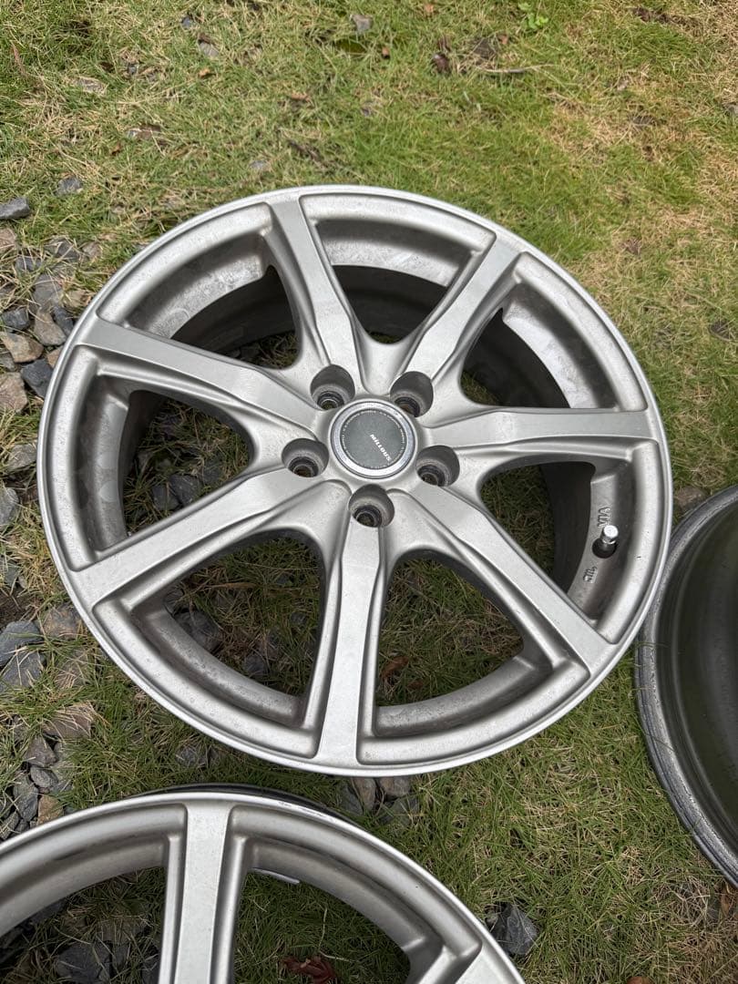 週末値引き　16×6 アルミホイール　ラクティス　プリウス　シエンタ等