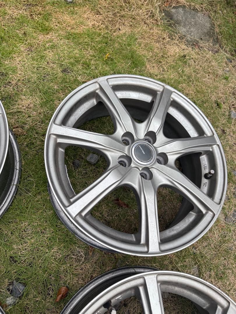 週末値引き　16×6 アルミホイール　ラクティス　プリウス　シエンタ等