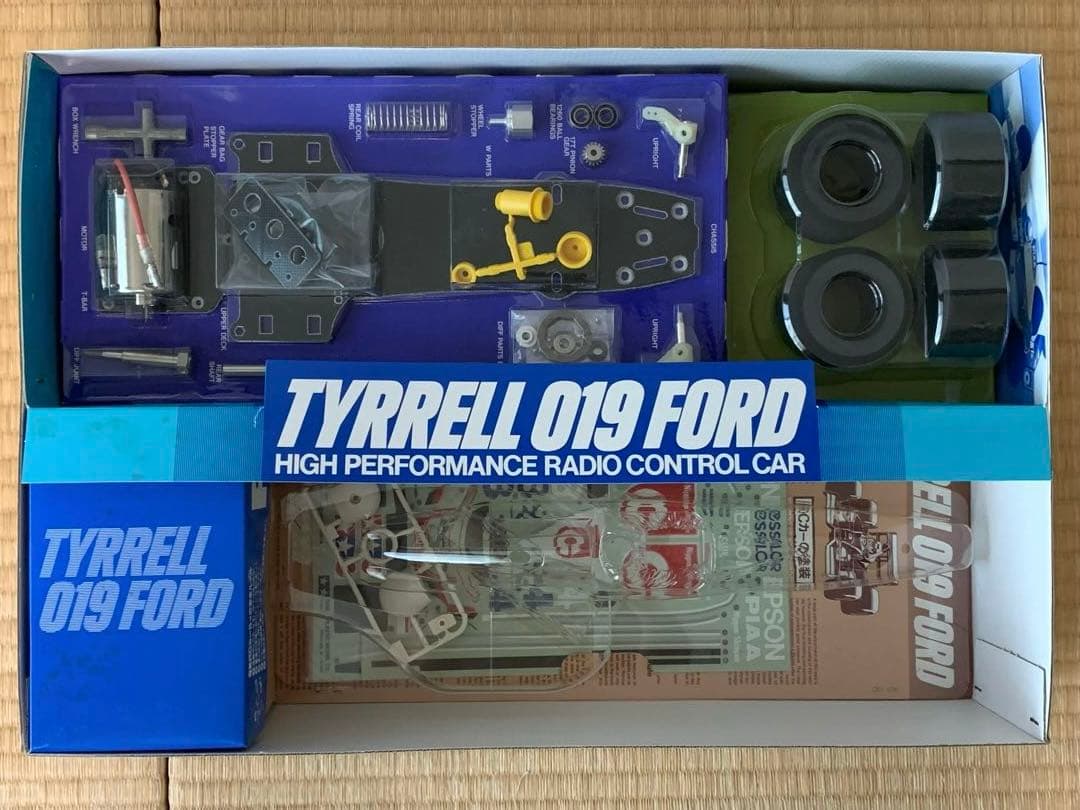 タミヤ ラジコン ティレル019 フォード