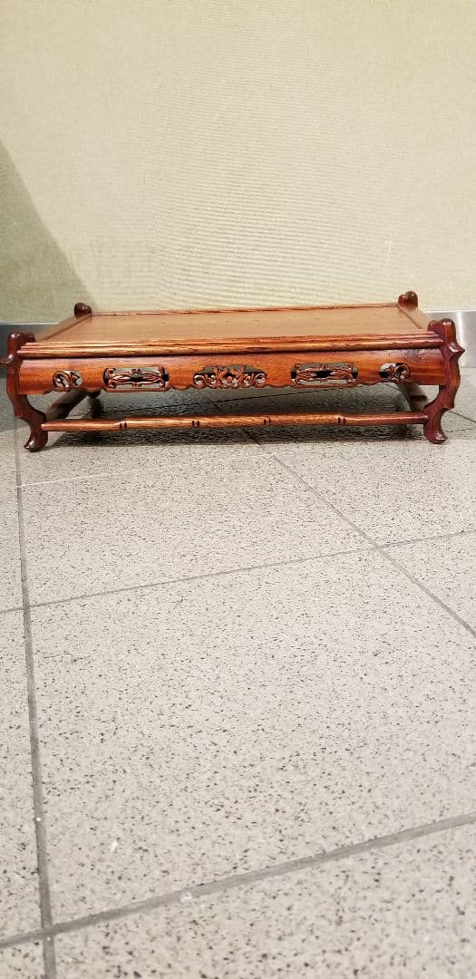 1.8尺唐獅子彫り花台(欅) 幅54cm 高さ13cm 奥行33cm位です。