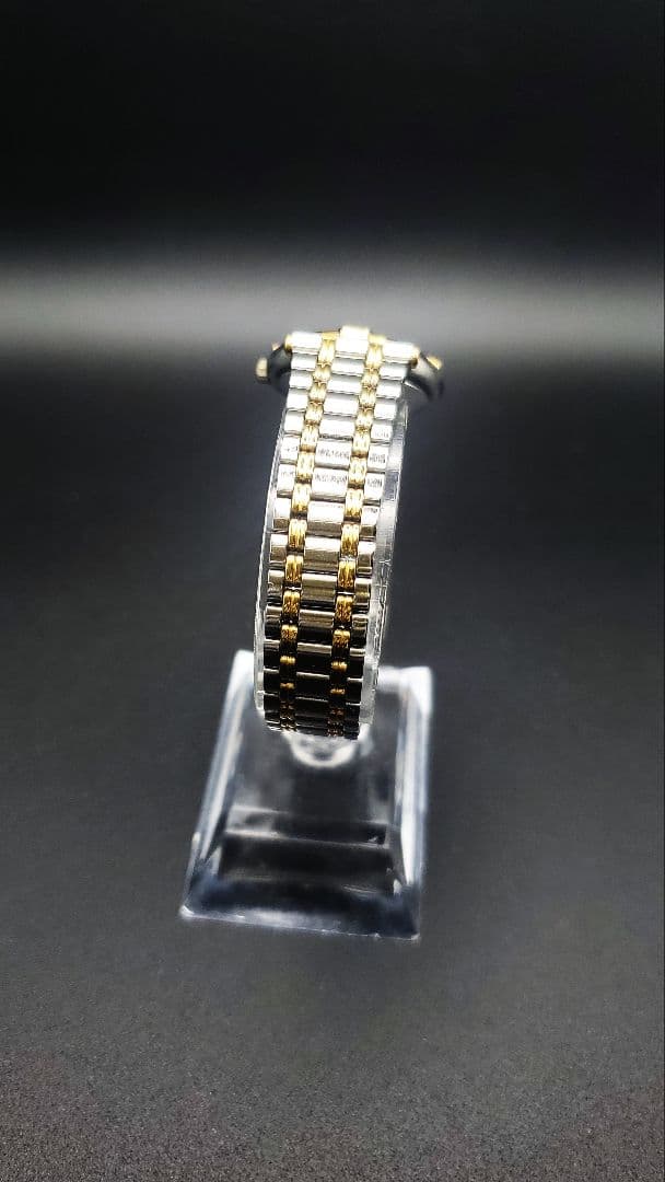 y*a様 【稼働品】美品。元箱、付き。　グッチ　GUCCI 9000L11個ダイ