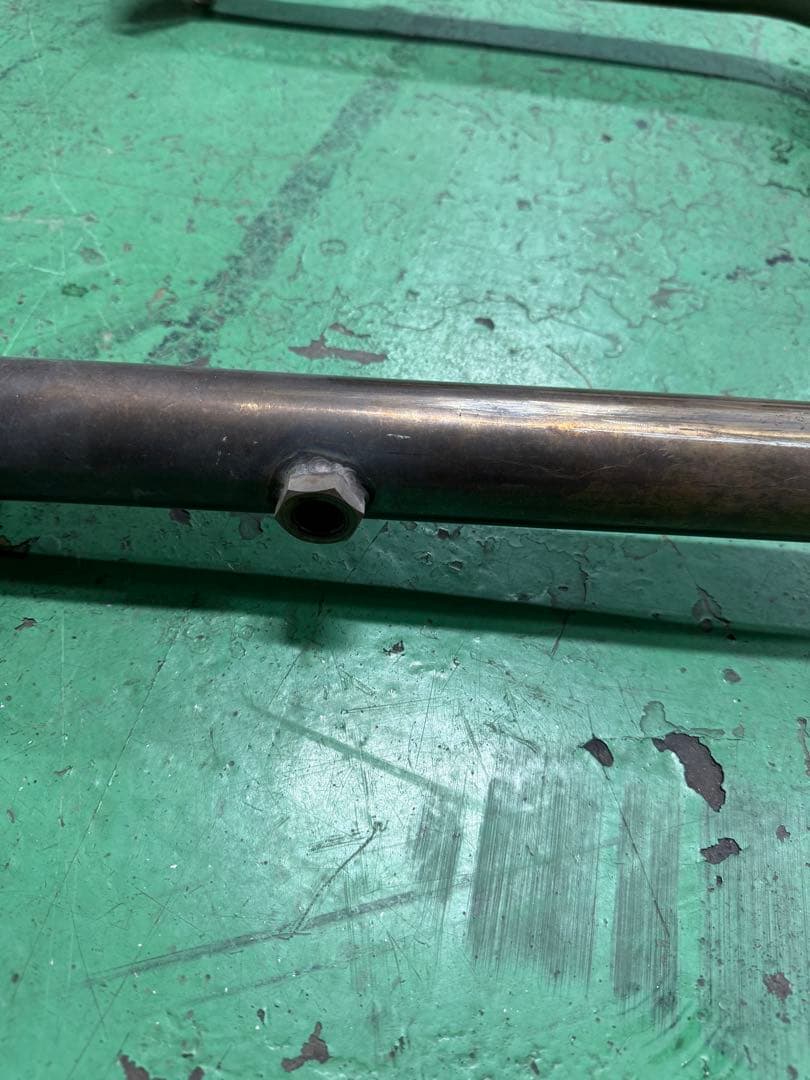 200系　クラウン　中間マフラー　ストレート　チタン製