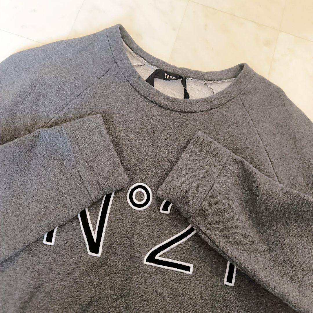 N°21 フロッキーロゴ ボンディングプルオーバー スウェット トレーナー