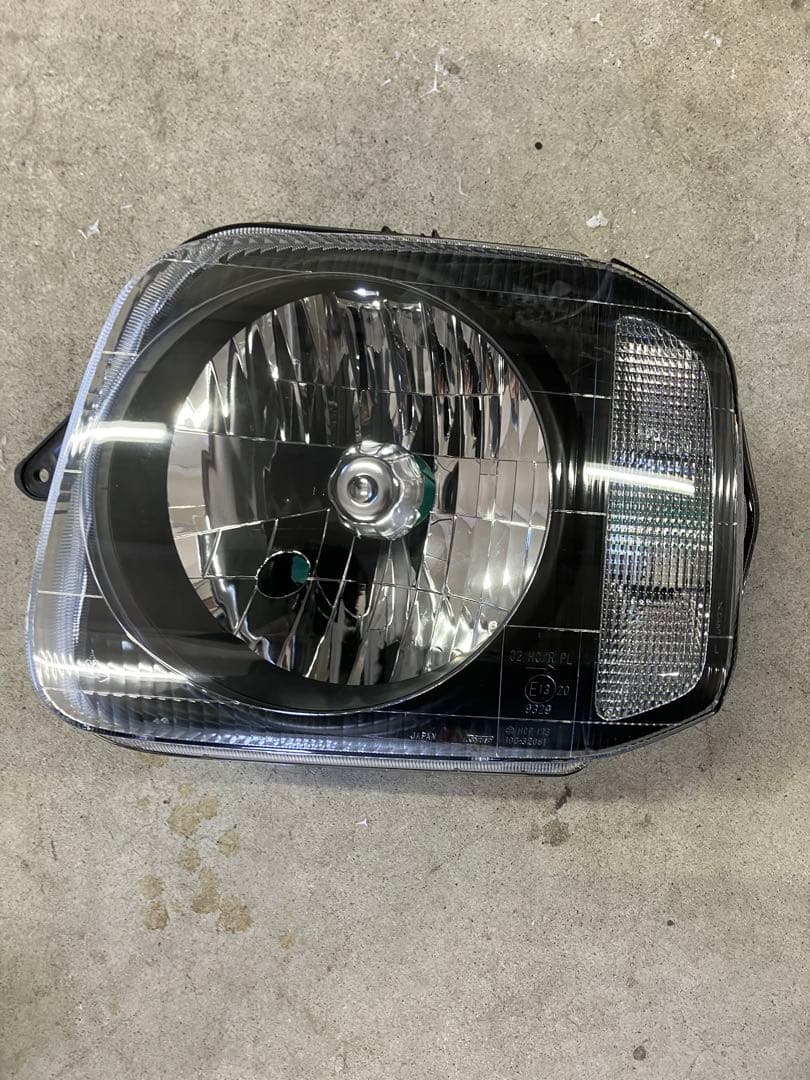 ジムニー JB23W 左ヘッドライト(ランプシェードあり)