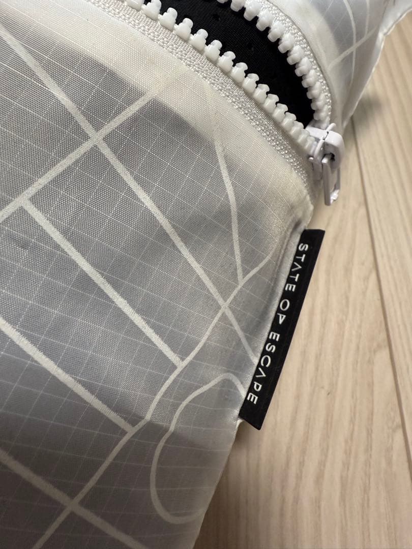 ひろ STATE OF ESCAPE トートバッグ black/White