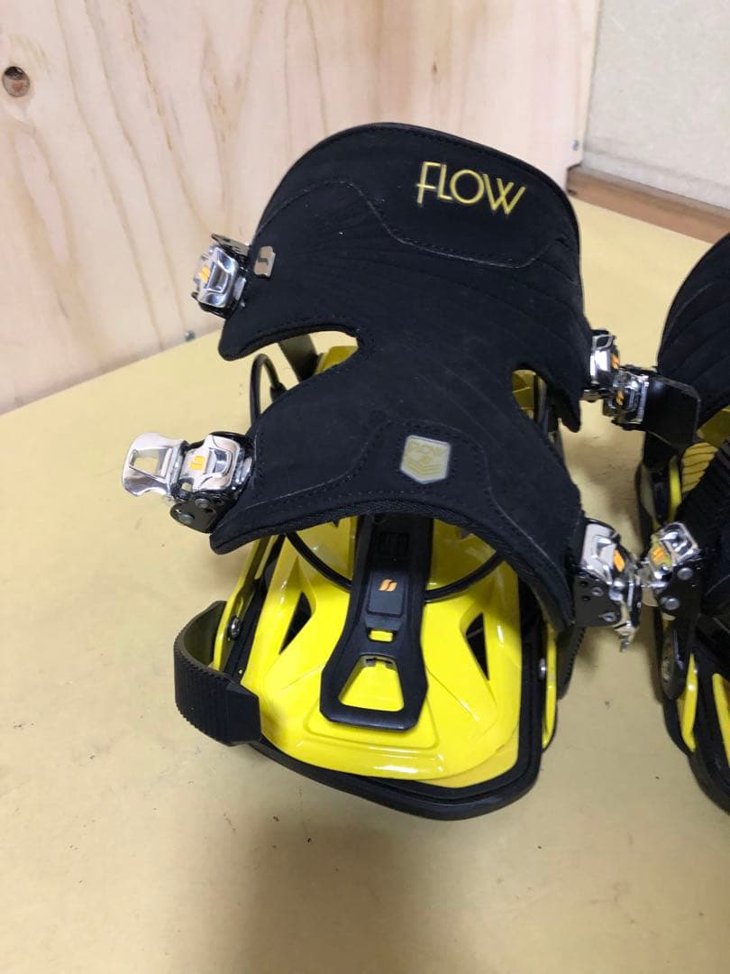 最終値引き　FLOWスノーボードビンディング