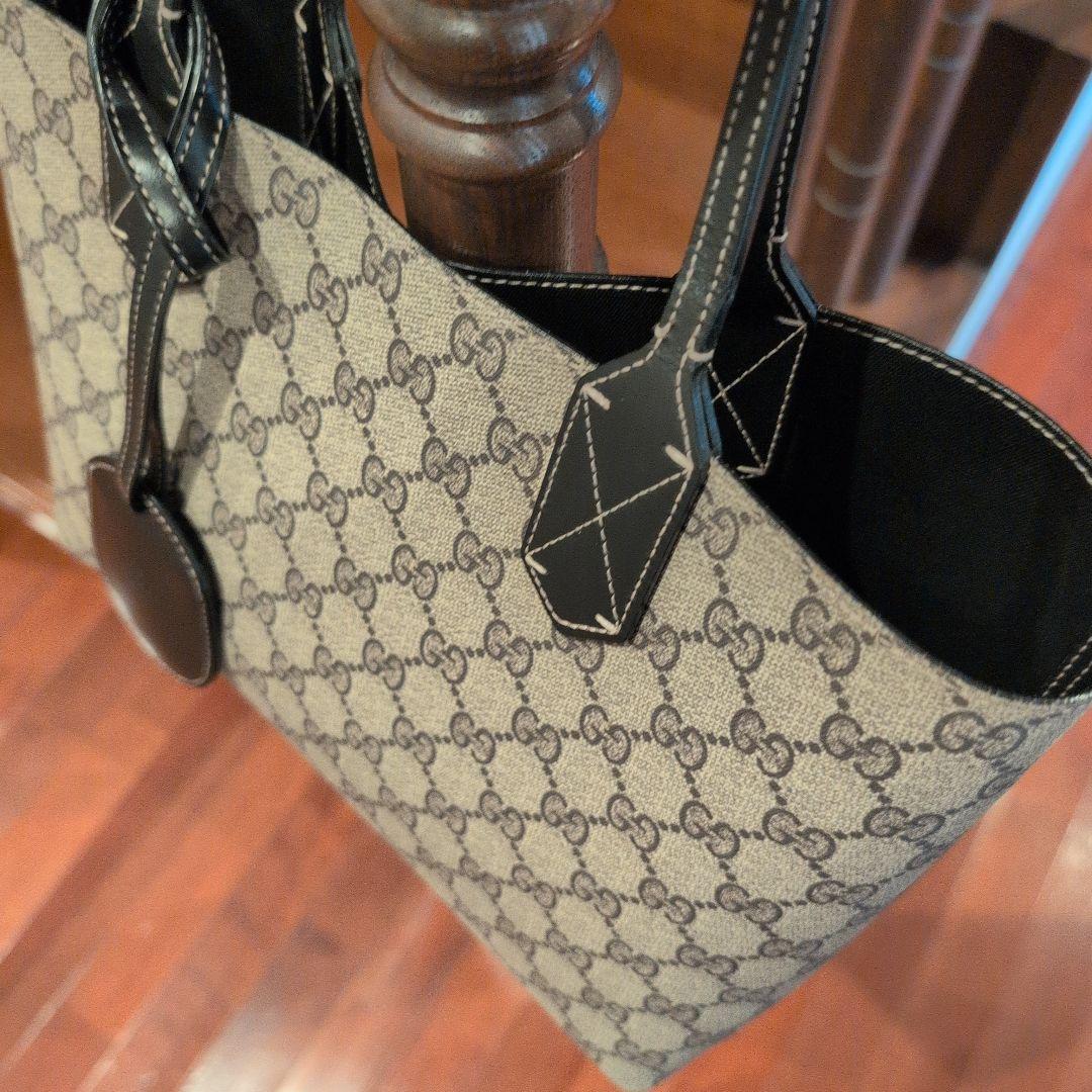 GUCCI GGキャンバス トートバッグ ベージュ/ブラックリバーシブル