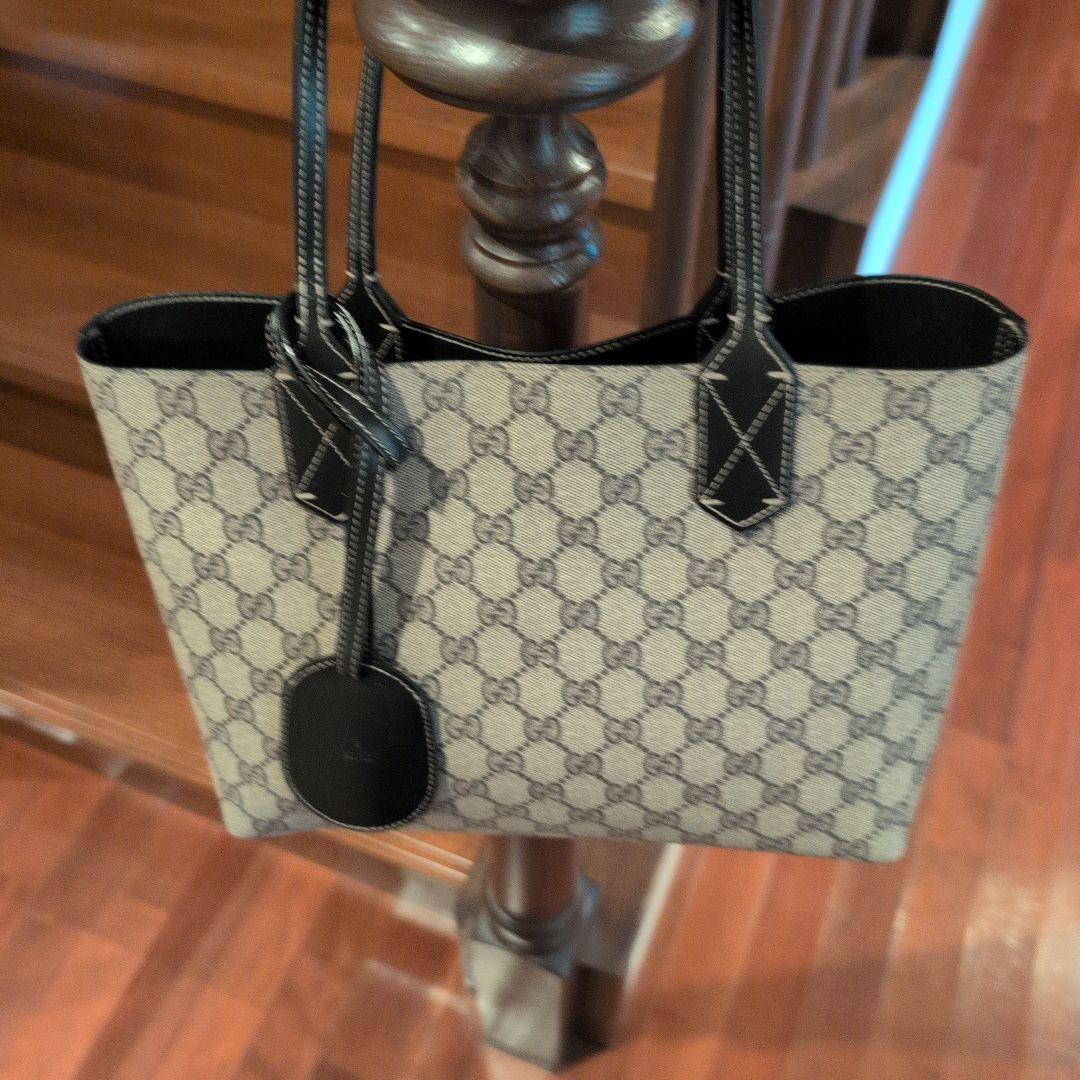 GUCCI GGキャンバス トートバッグ ベージュ/ブラックリバーシブル