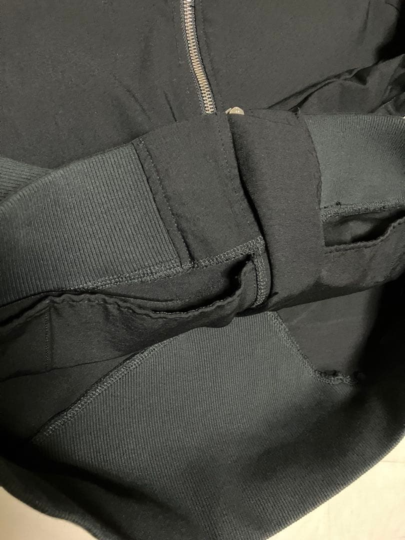 Thomkromストレッチ スリム ボンバージャケット ブラック サムホール