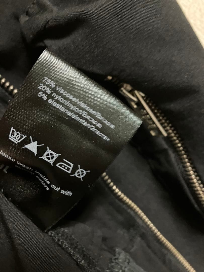 Thomkromストレッチ スリム ボンバージャケット ブラック サムホール