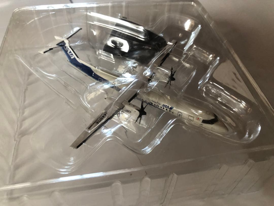 全日空商事　1/200 ANA DHC-8-400 旧塗装