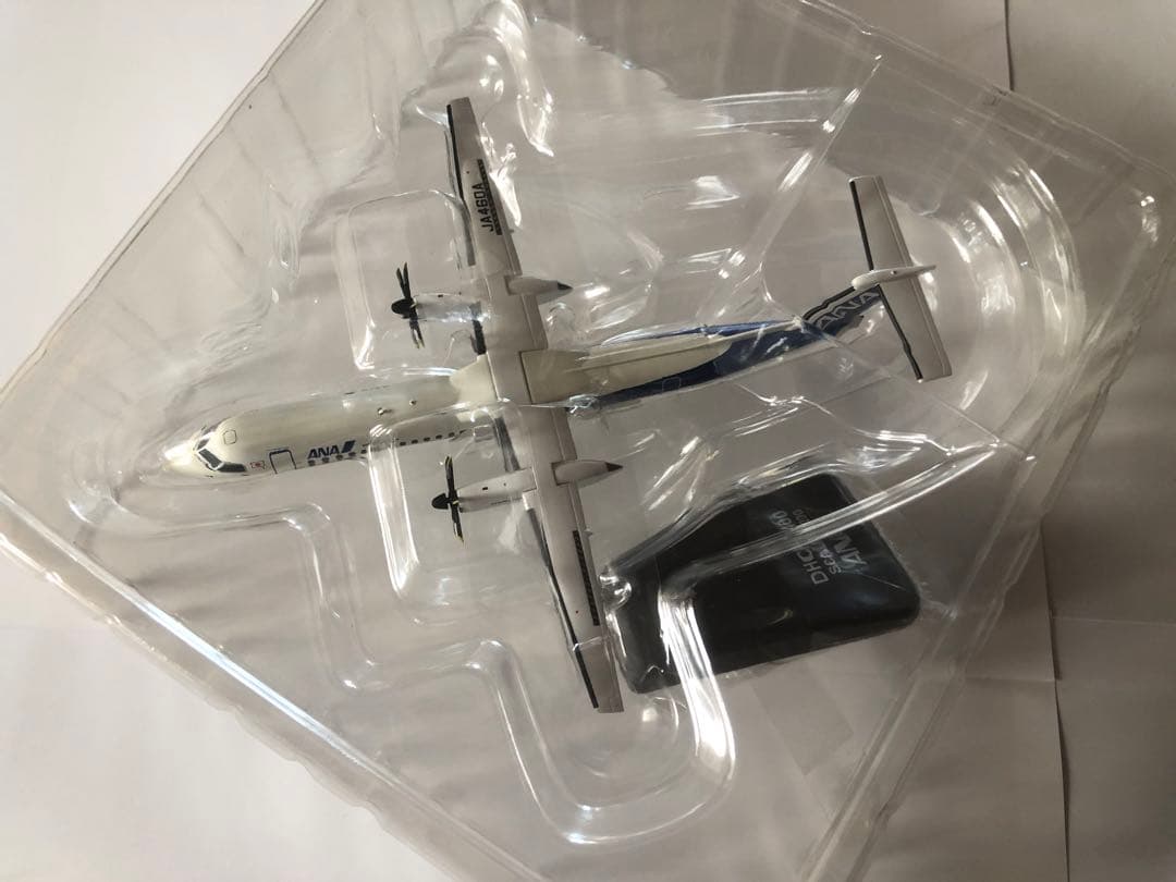 全日空商事　1/200 ANA DHC-8-400 旧塗装