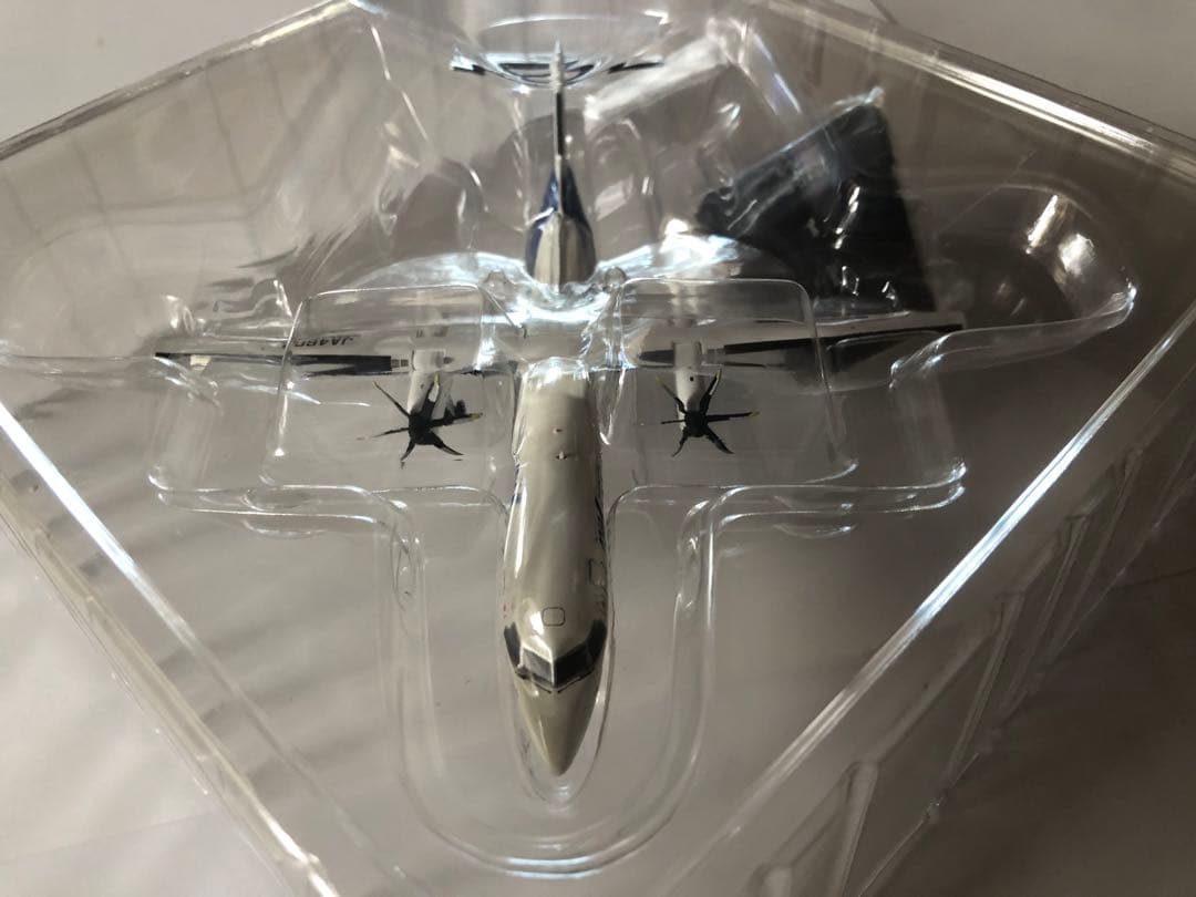 全日空商事　1/200 ANA DHC-8-400 旧塗装