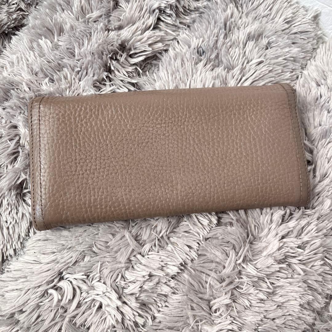 良品✨PRADA 長財布　メタルロゴ　長財布　シボレザー　グレージュ