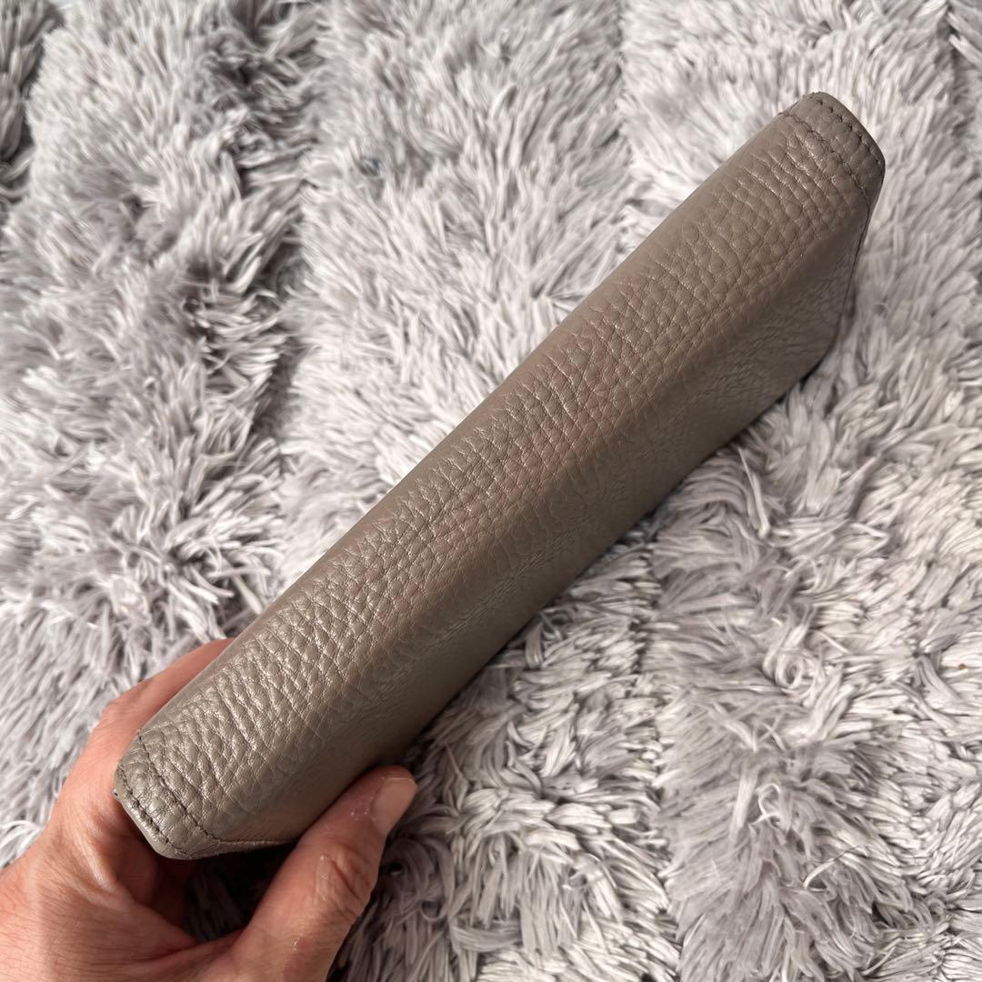 良品✨PRADA 長財布　メタルロゴ　長財布　シボレザー　グレージュ