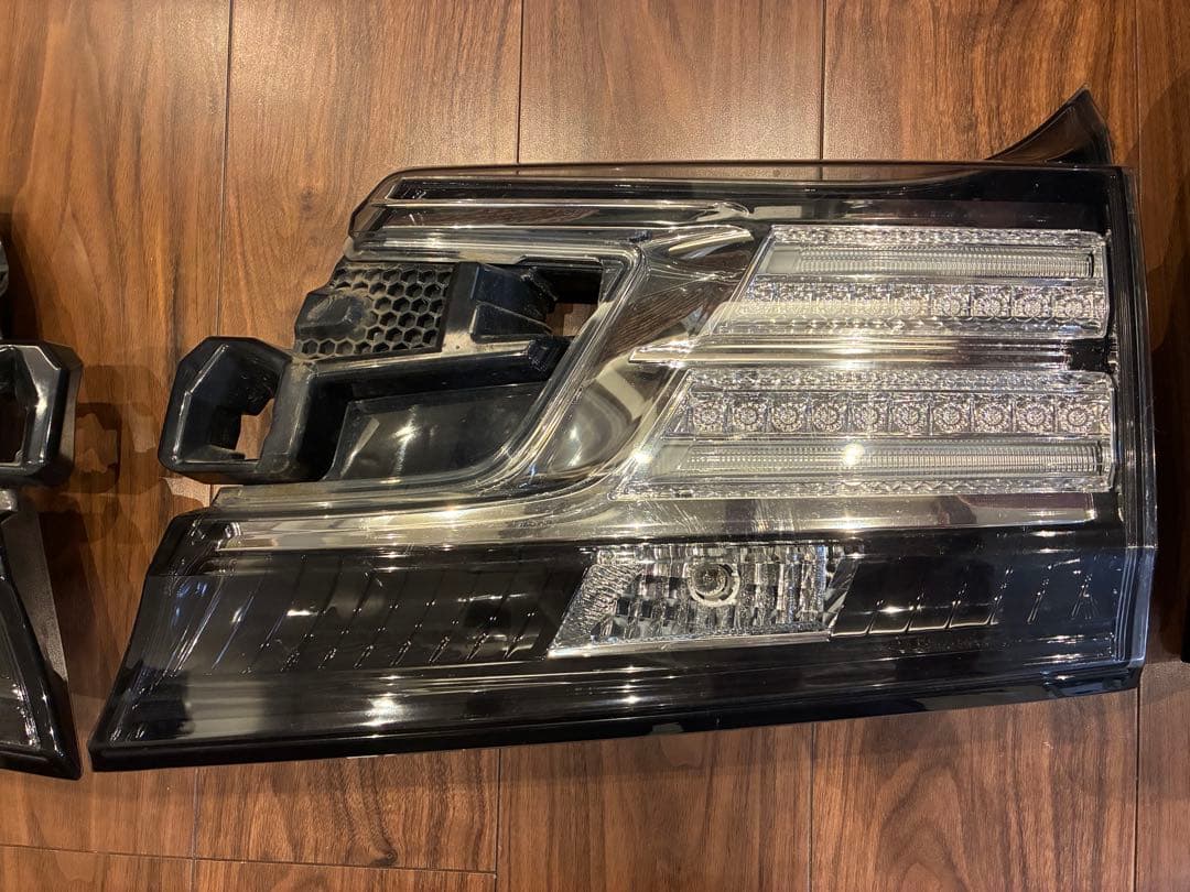 最終価格　30ヴェルファイア テールランプ