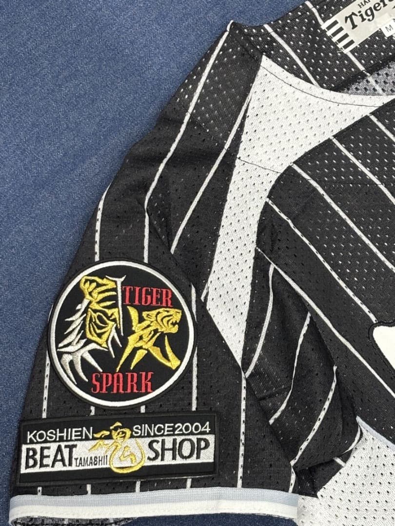 阪神タイガース・黒縦縞ユニフォーム／リメイクカスタム・最強乃虎x六甲おろし＜M＞