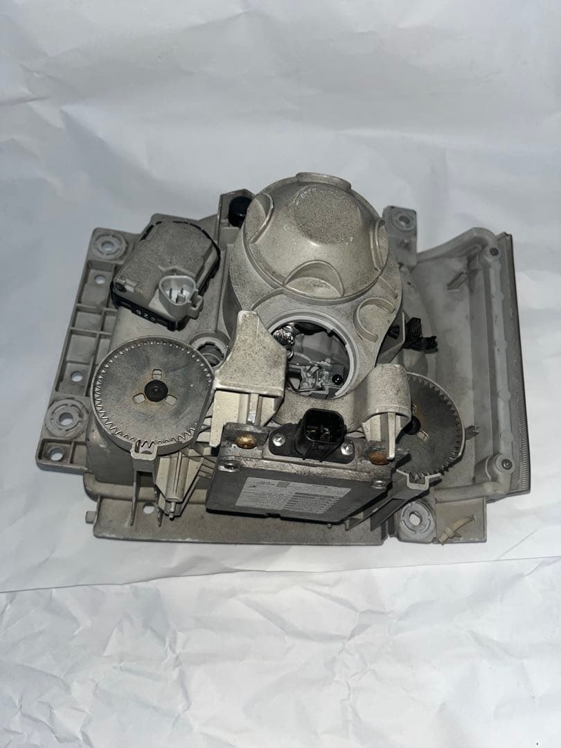 中古いすゞHID 純正 右ヘッドライト KOITO 110-21872