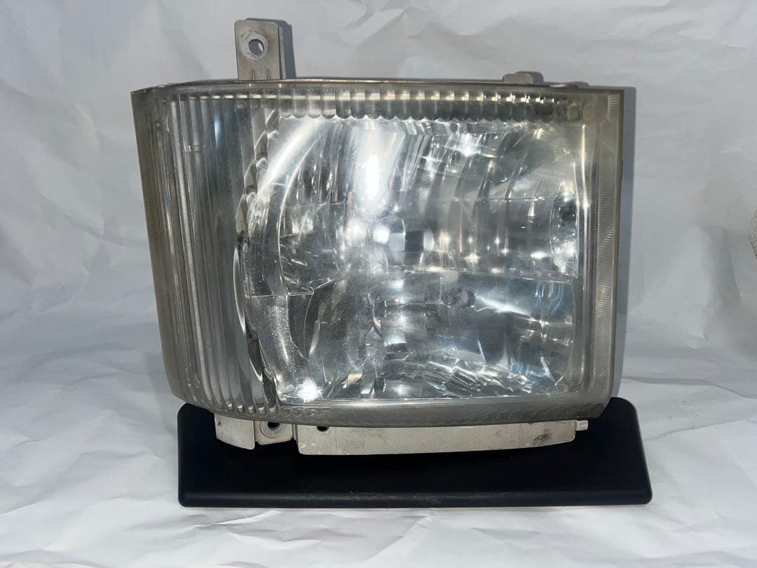 中古いすゞHID 純正 右ヘッドライト KOITO 110-21872