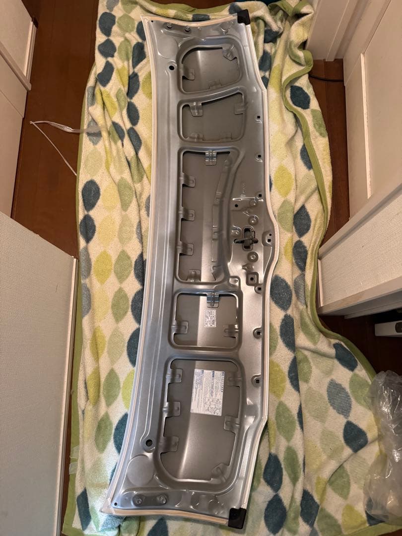 トヨタ ハイエース6系ディーゼル　ボンネット