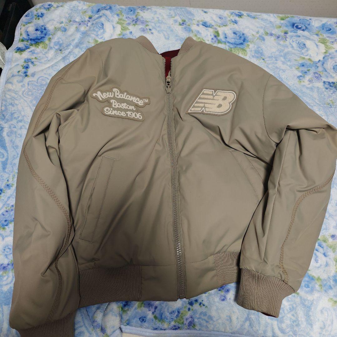 New Balance MA-1ジャケット リバーシブル　 ベージュ・赤