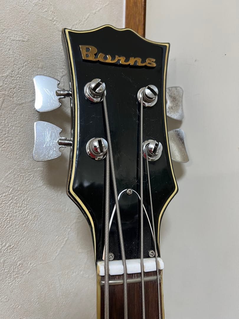 Burns AG-4？ エレキベース ダークグリーン