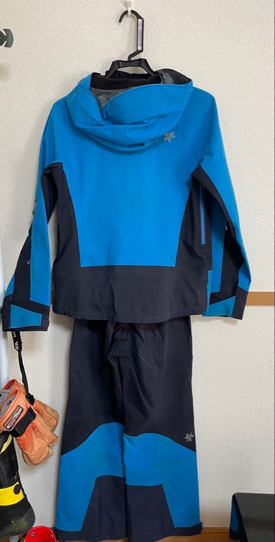 ゴールドウィン　スキーウエア　綿なしシェルタイプ上下