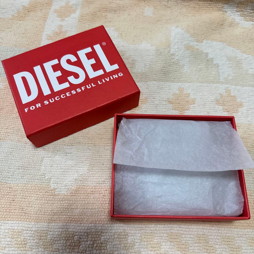 早い者勝ち！DIESEL 黒 二つ折り財布 箱付き 新品未使用