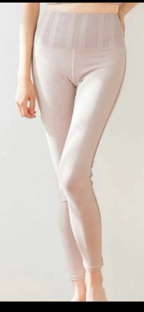 SUKALA エンボス　レギンス　モカ　Sサイズ　スカーラ　完売品