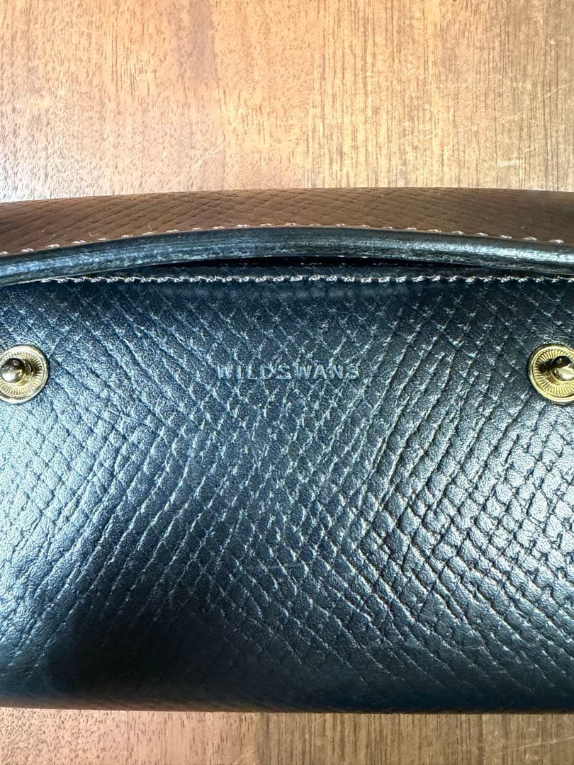 WILDSWANS(ワイルドスワンズ)中型三つ折り財布・BYRNE　黒