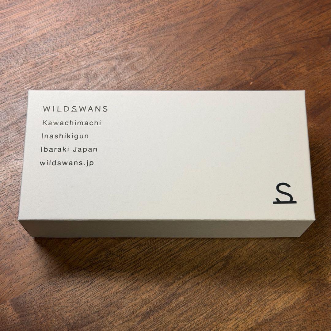 WILDSWANS(ワイルドスワンズ)中型三つ折り財布・BYRNE　黒