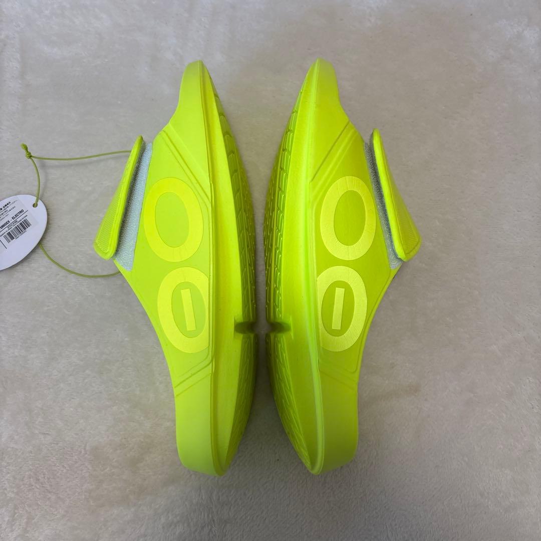 Oofos蛍光イエロー スポーツサンダル 28cm