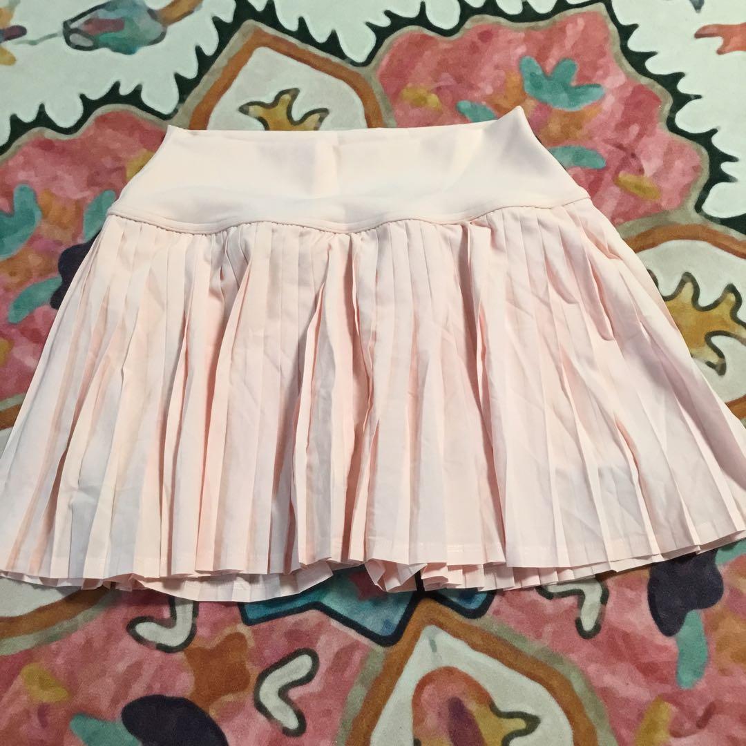 LULULEMON☆ サイズ4 ピンクのプリーツミニスカート