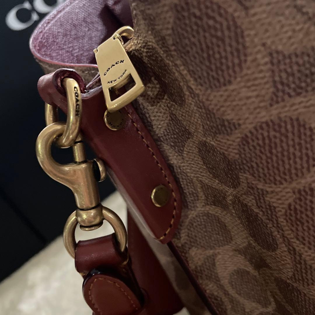 コーチウィロウバケットバッグ　レキシーショルダーバッグ　シグネチャー×レキシー