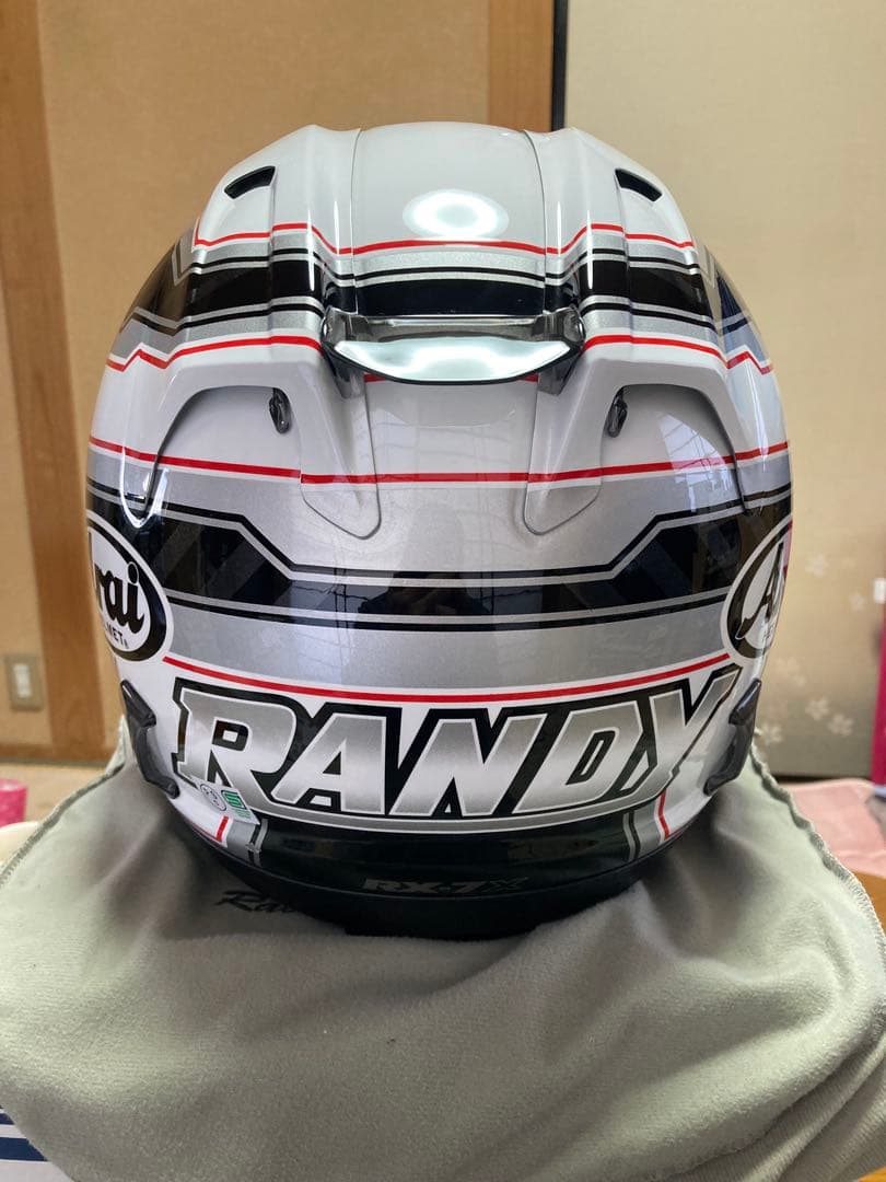 Arai RX-7X レジェンドレプリカマモラ白　57.58CM