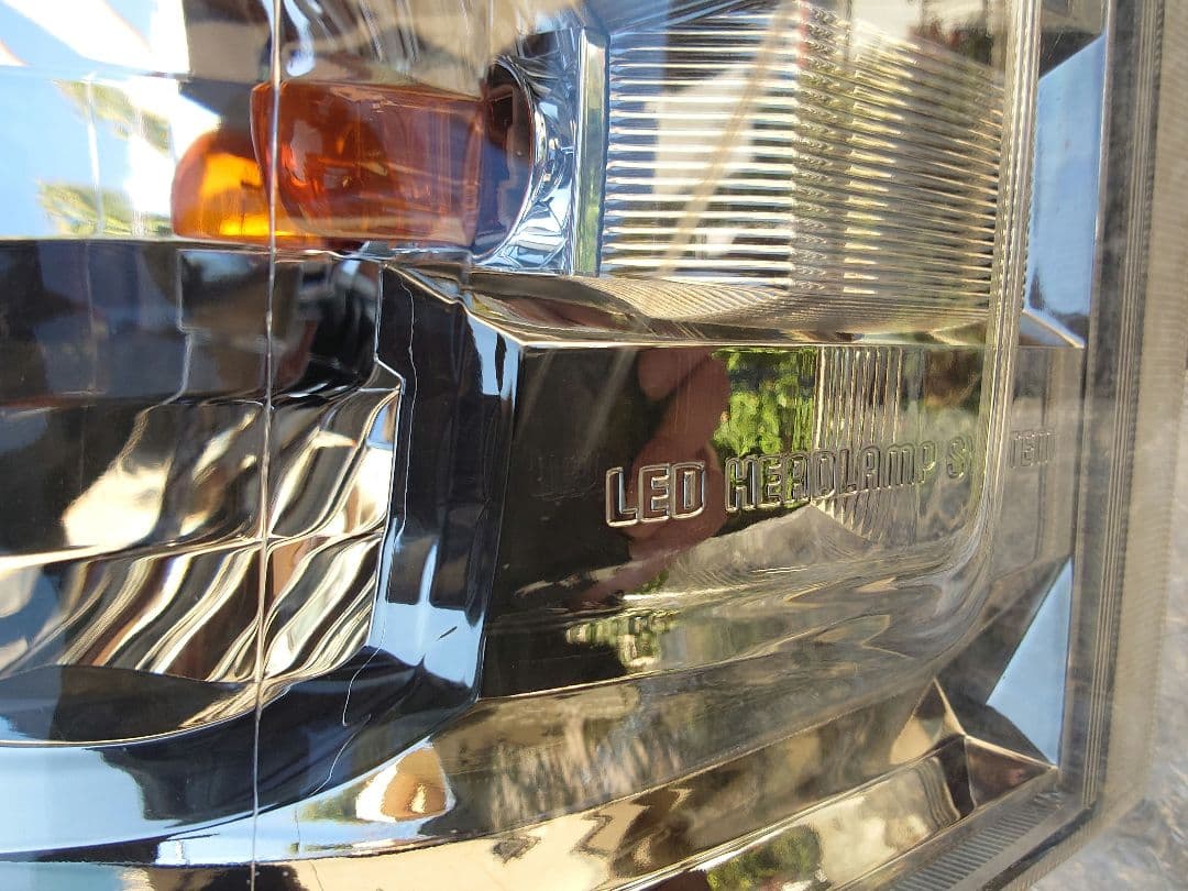 トヨタ純正　ハイエース　TRH200　後期　LEDヘッドライト　左側