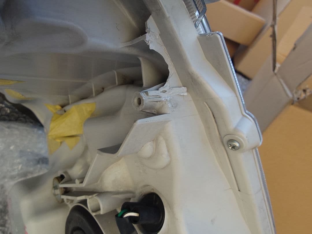 トヨタ純正　ハイエース　TRH200　後期　LEDヘッドライト　左側