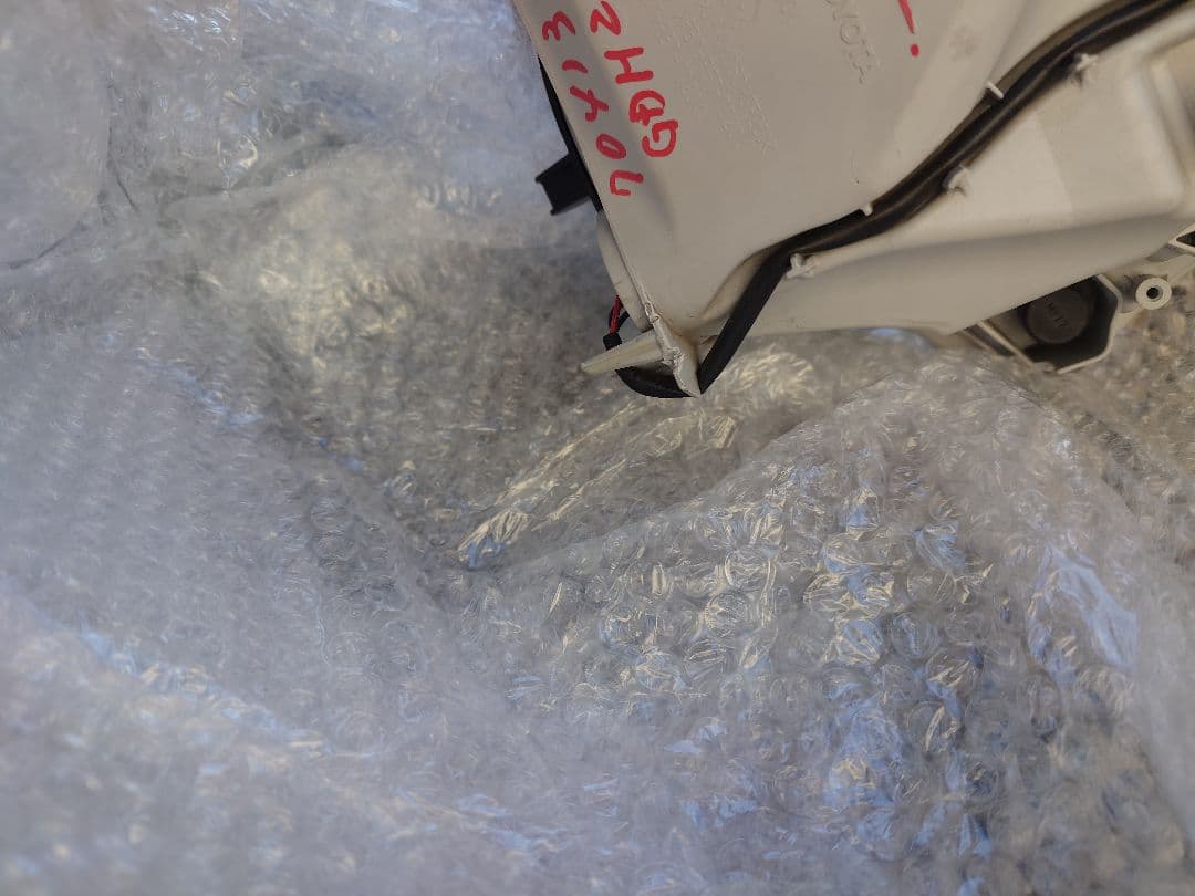 トヨタ純正　ハイエース　TRH200　後期　LEDヘッドライト　左側