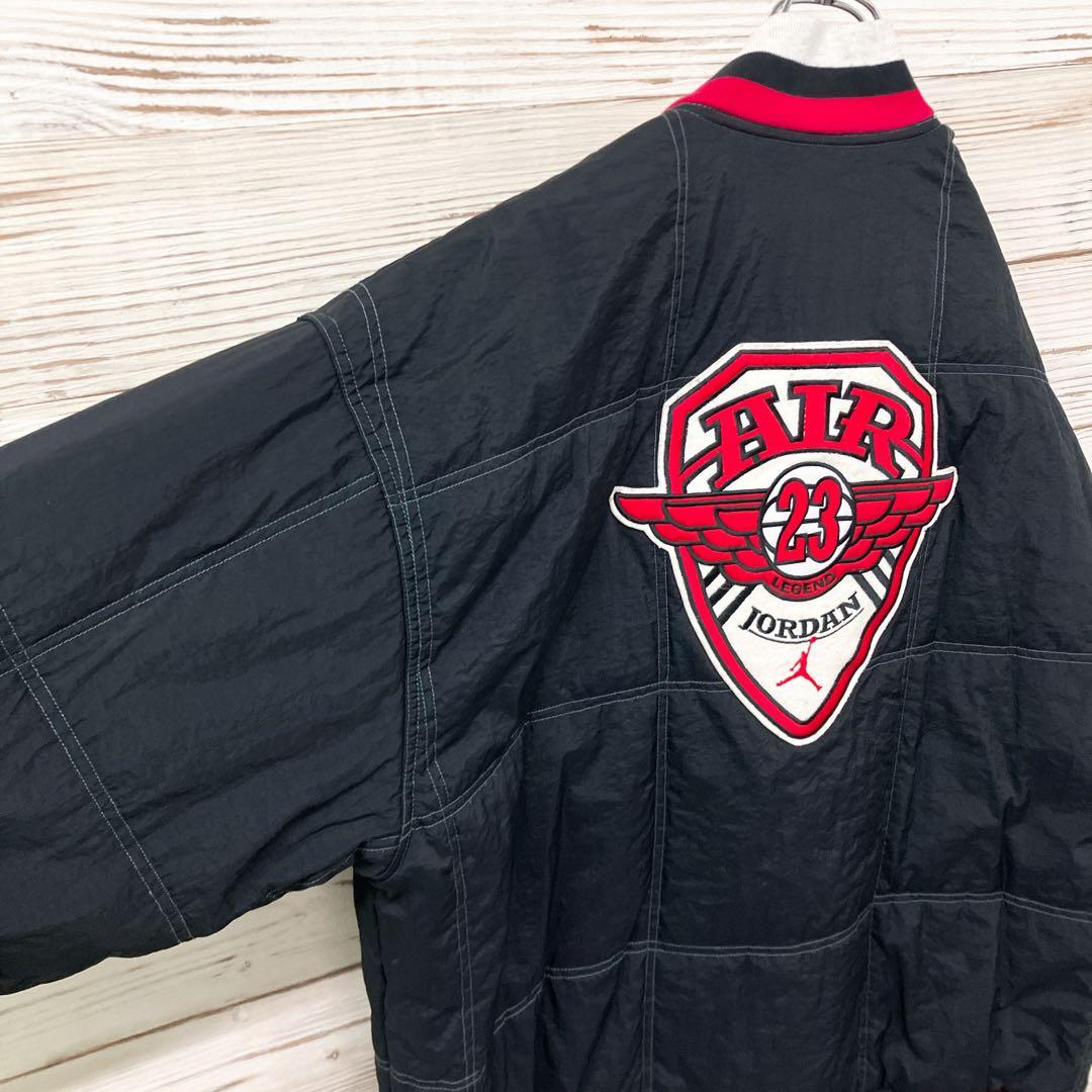NIKE Jordan スタジャン エンブレム付き 黒　ナイキ　ジョーダン