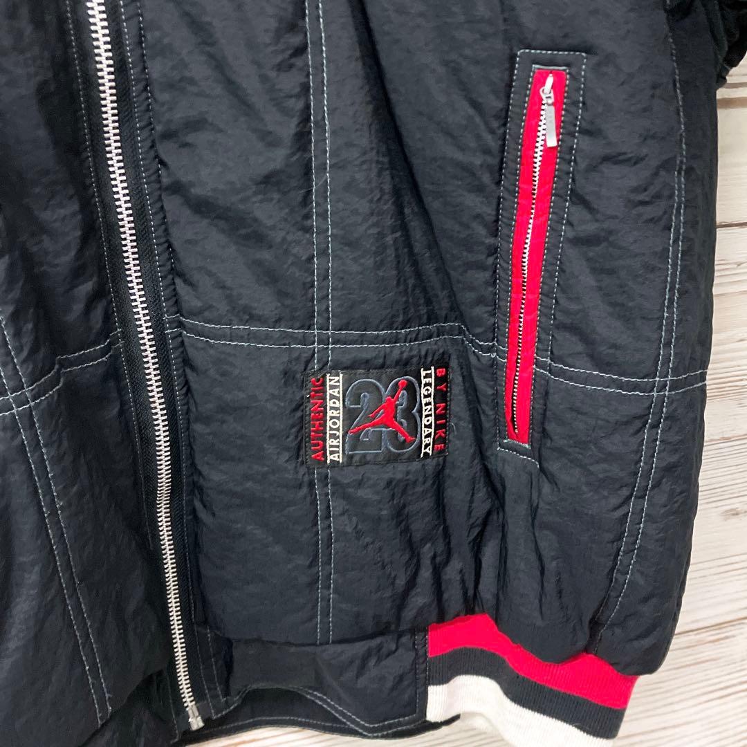 NIKE Jordan スタジャン エンブレム付き 黒　ナイキ　ジョーダン