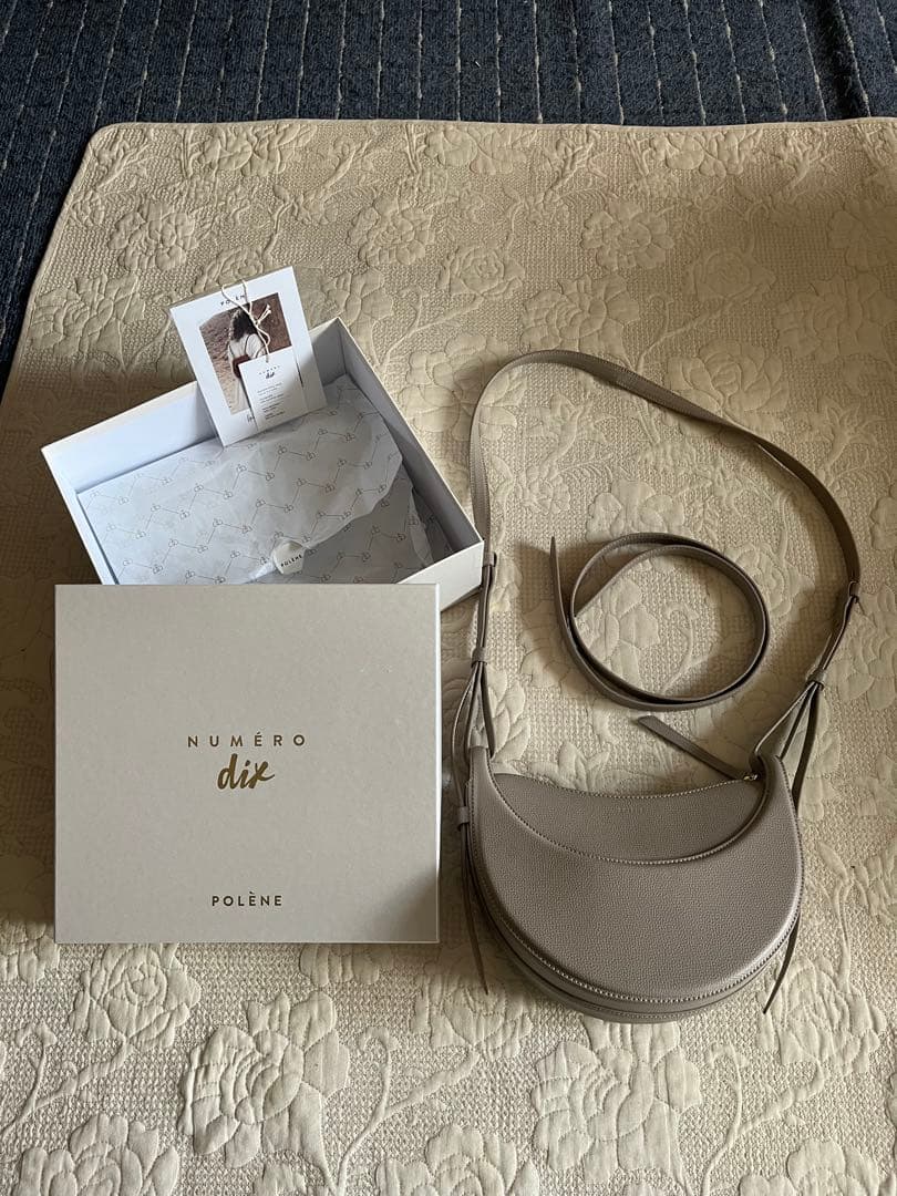 POLÈNE ハーフムーン　ショルダー(Numéro Dix) トープ正規店購入