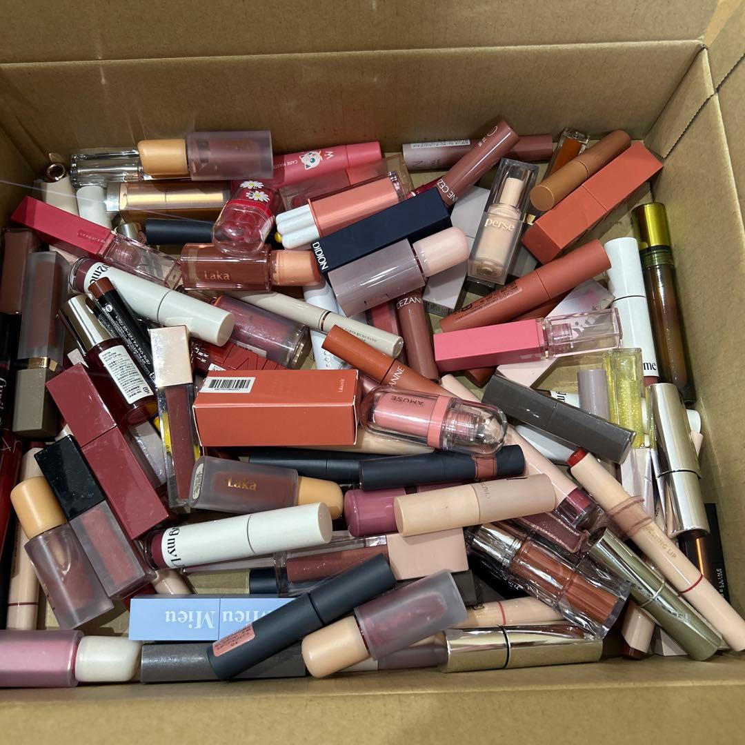 プチプラ、韓国リップまとめ売り　135点